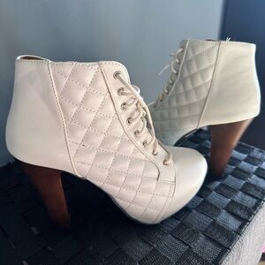 Women’s heel boots